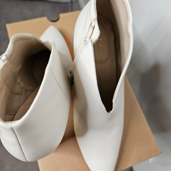 COLE HAAN leather white boots women's size  5 1/2 B - Picture 10 of 16